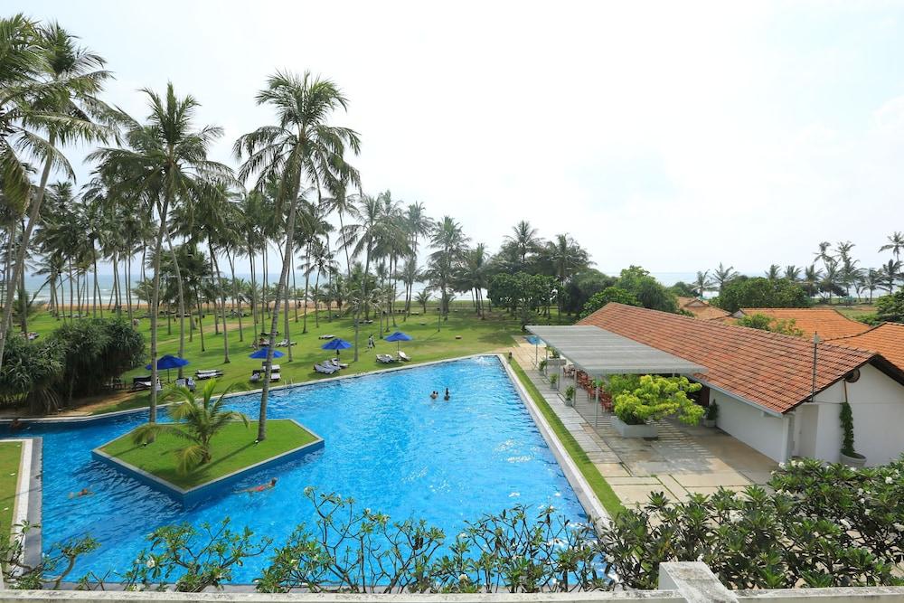 The Blue Water - Geoffrey Bawa Heritage - City Resort Hotel Ваддува Экстерьер фото