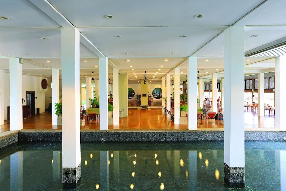 The Blue Water - Geoffrey Bawa Heritage - City Resort Hotel Ваддува Экстерьер фото