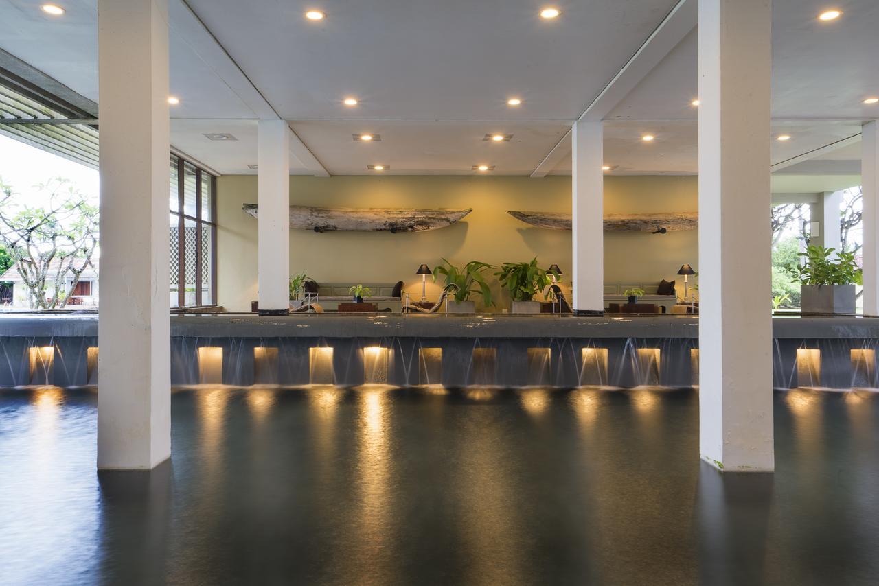 The Blue Water - Geoffrey Bawa Heritage - City Resort Hotel Ваддува Экстерьер фото
