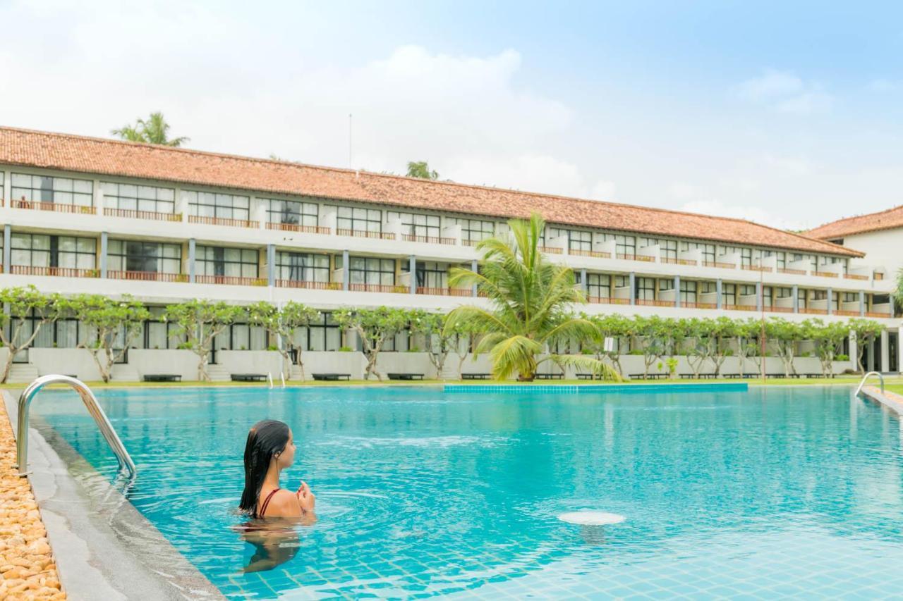 The Blue Water - Geoffrey Bawa Heritage - City Resort Hotel Ваддува Экстерьер фото