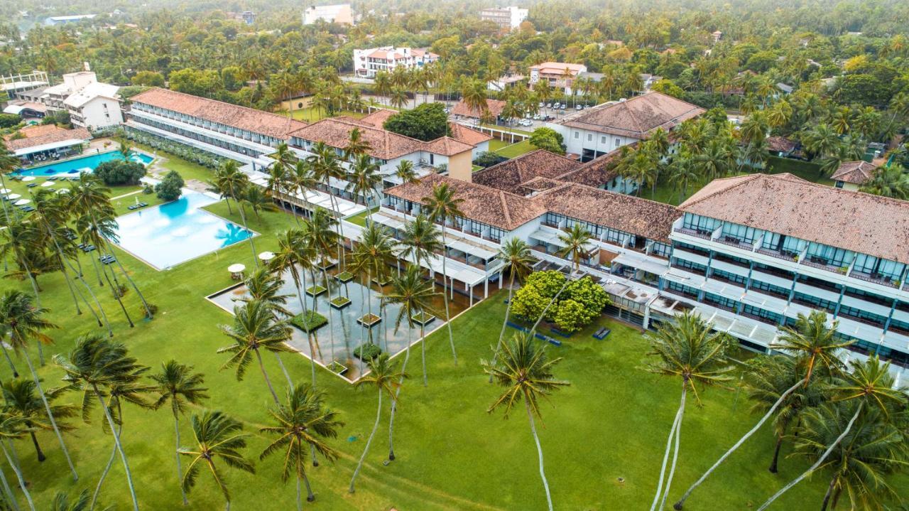 The Blue Water - Geoffrey Bawa Heritage - City Resort Hotel Ваддува Экстерьер фото