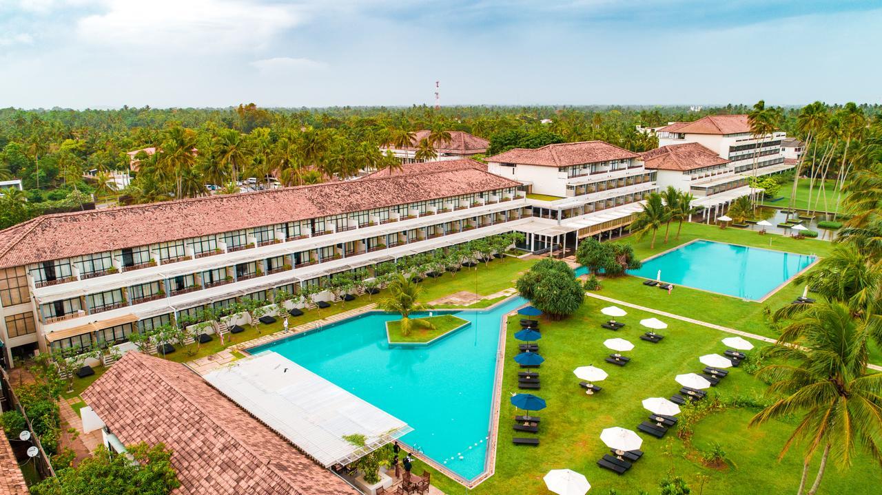 The Blue Water - Geoffrey Bawa Heritage - City Resort Hotel Ваддува Экстерьер фото